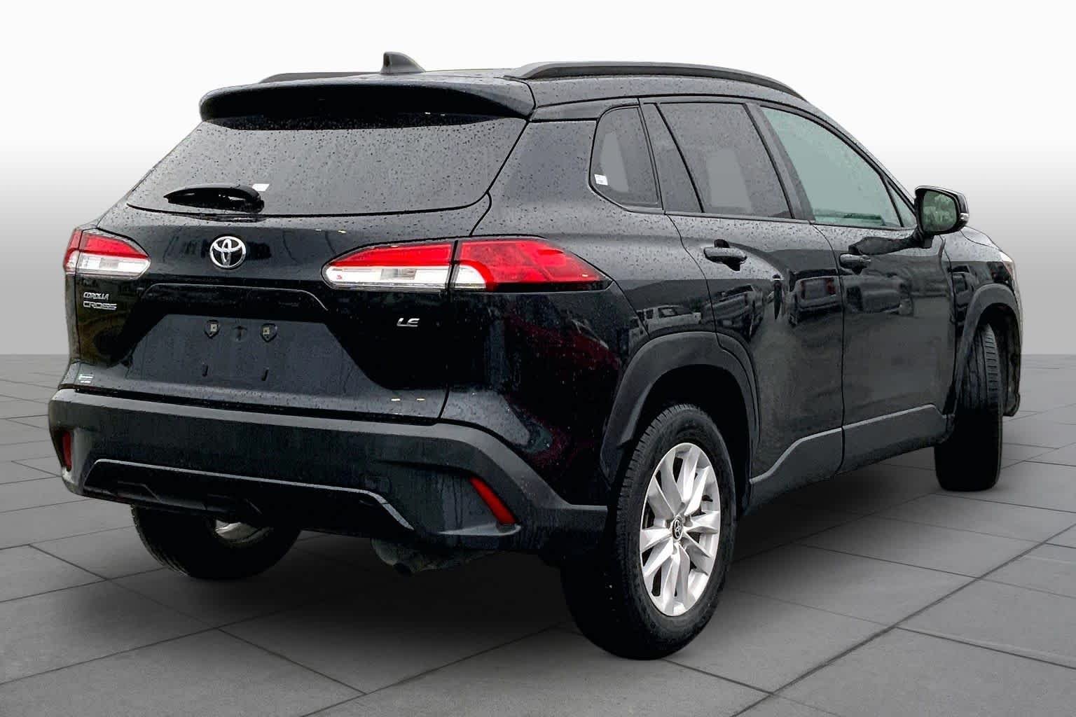 Used 2022 Jet Black Toyota LE image 13