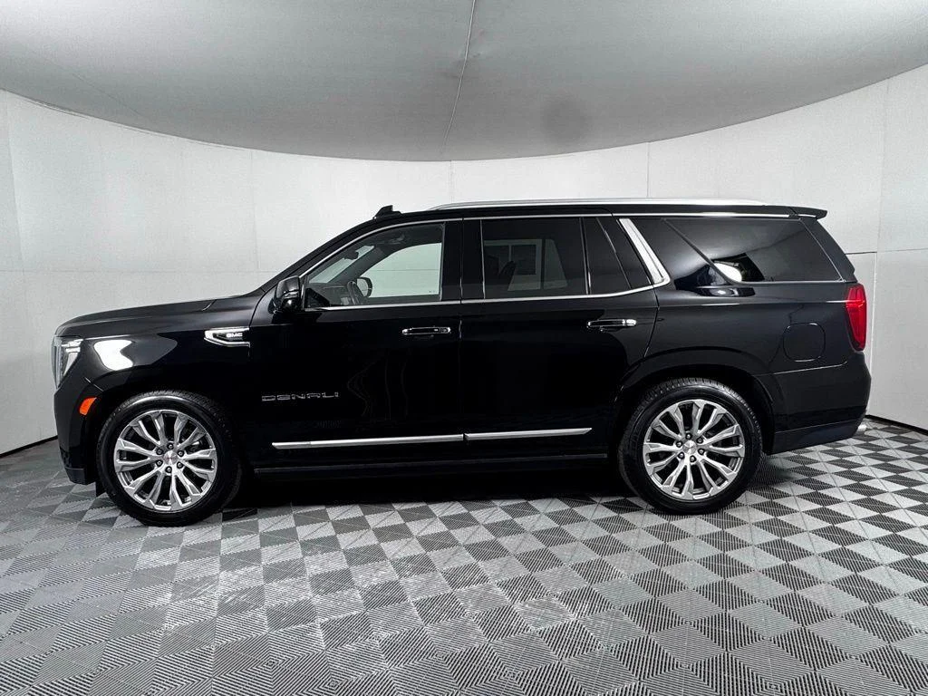 Used 2021 Onyx Black GMC Denali image 4