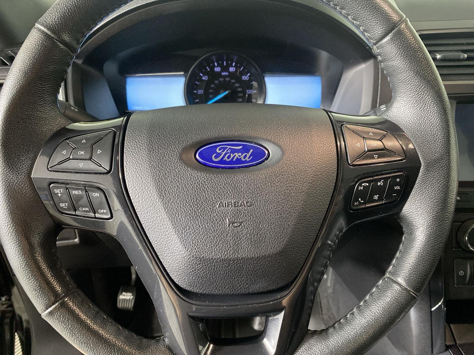 Used 2018 Shadow Black Ford XLT image 24