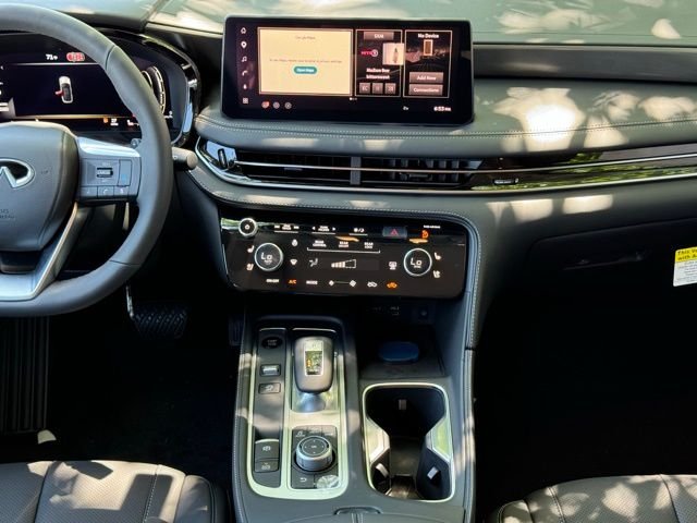 New 2027 RADIANT WHITE INFINITI Luxe FWD image 30