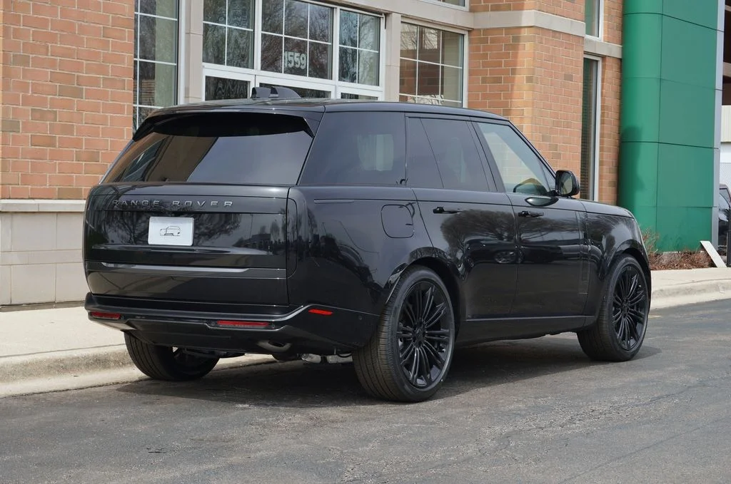New 2026 Santorini Black Land Rover SE image 6