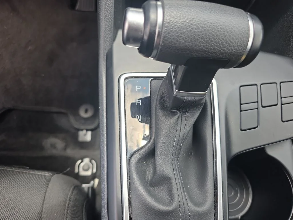 2025 Kia Sportage LX - Photo 18