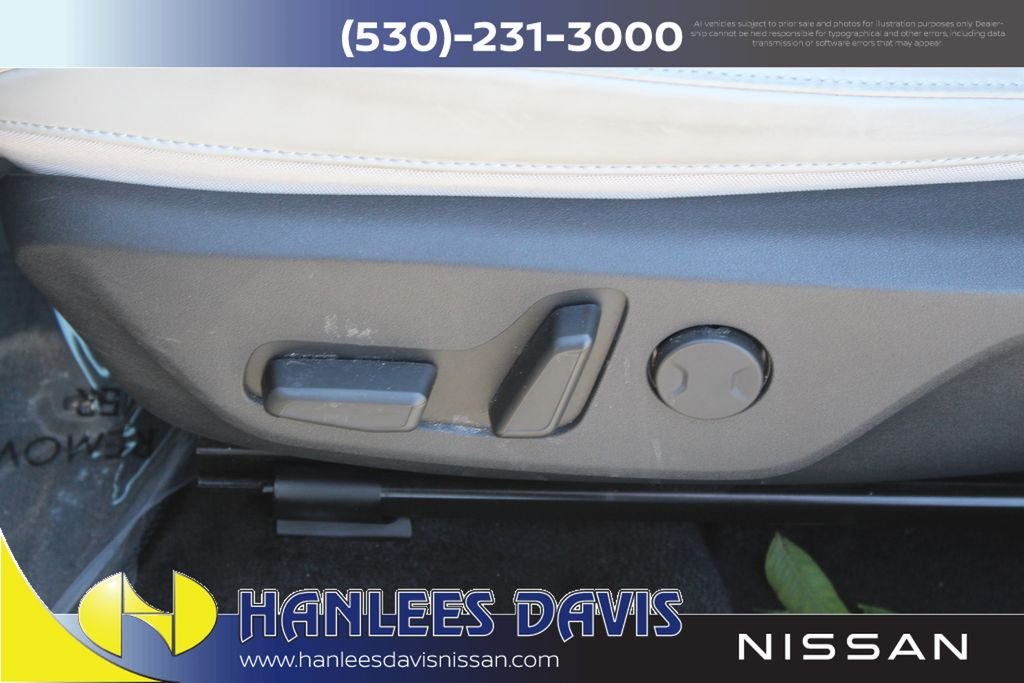 Used 2023 Gray Kia Wind image 14