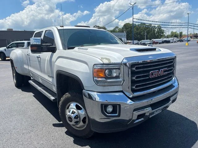 Used 2018 White GMC SLT image 2