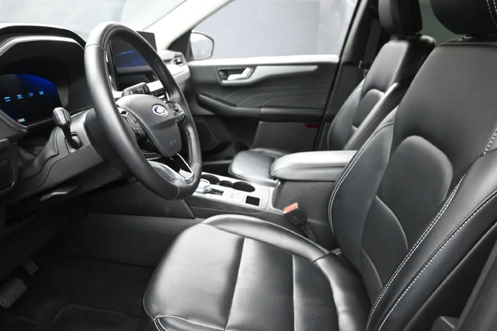 Used 2025 Silver Ford Platinum image 16
