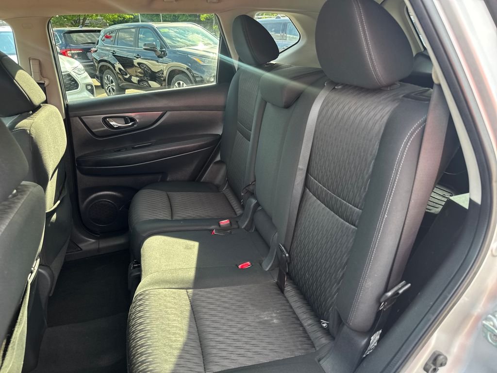 Used 2018 Silver Nissan SV image 36