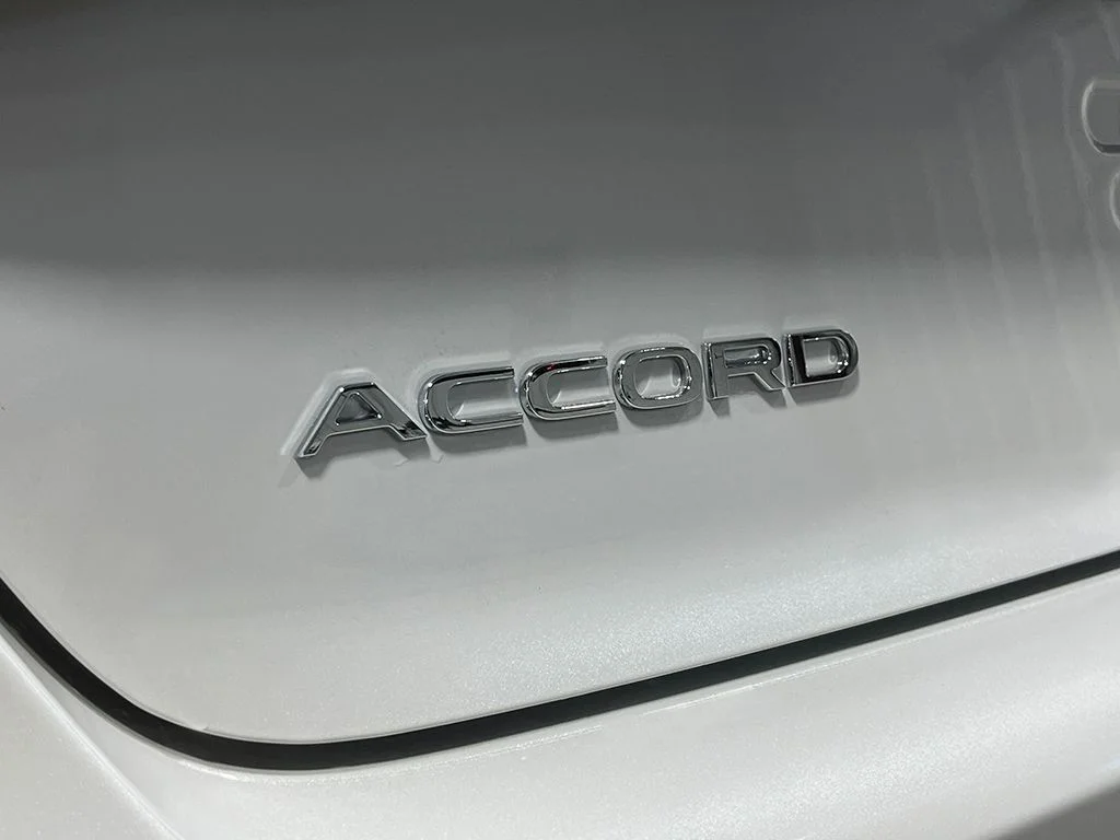 New 2026 Platinum White Pearl Honda LX image 5