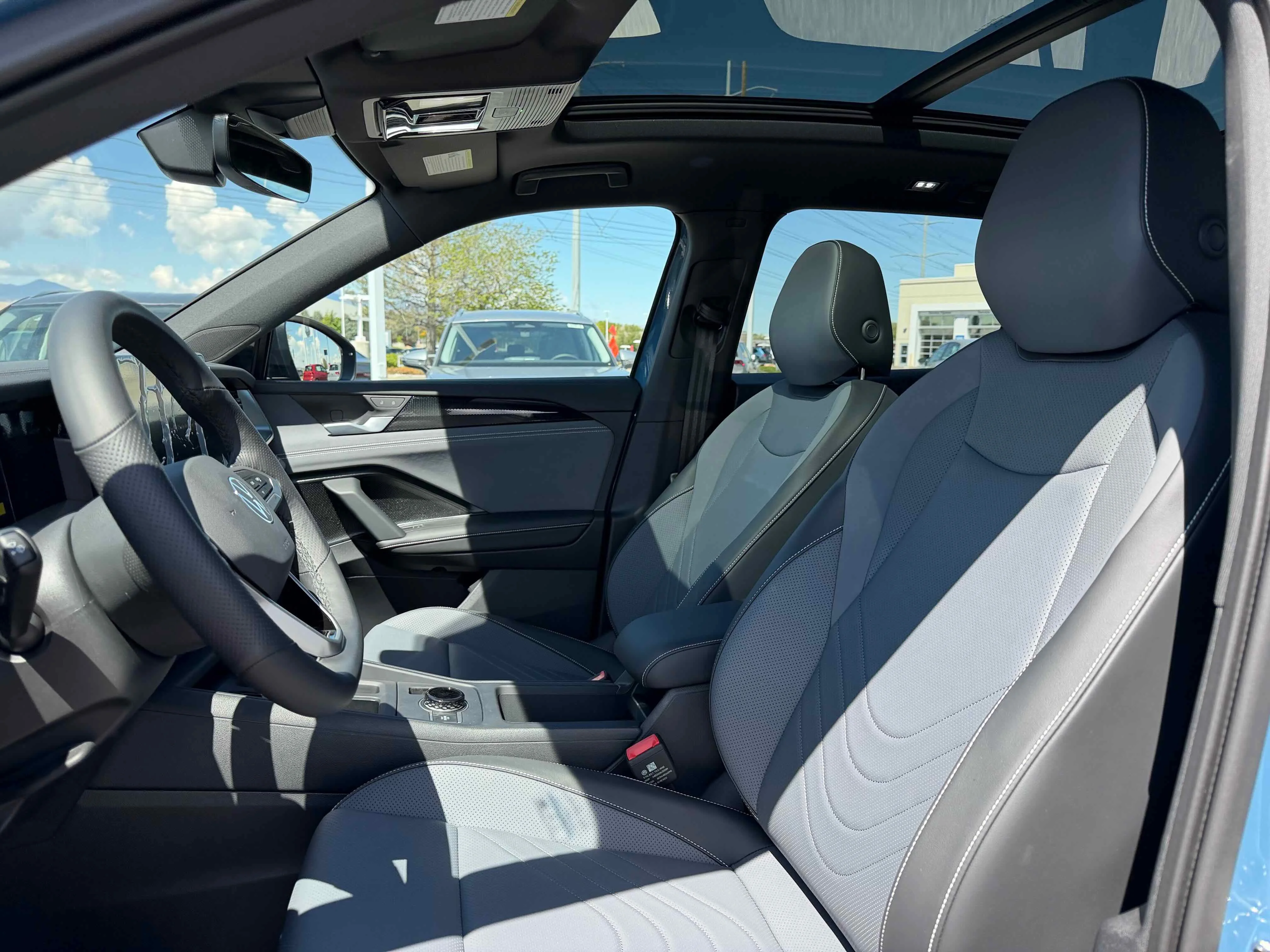 New 2026 Blue Volkswagen SE R-Line Black image 3