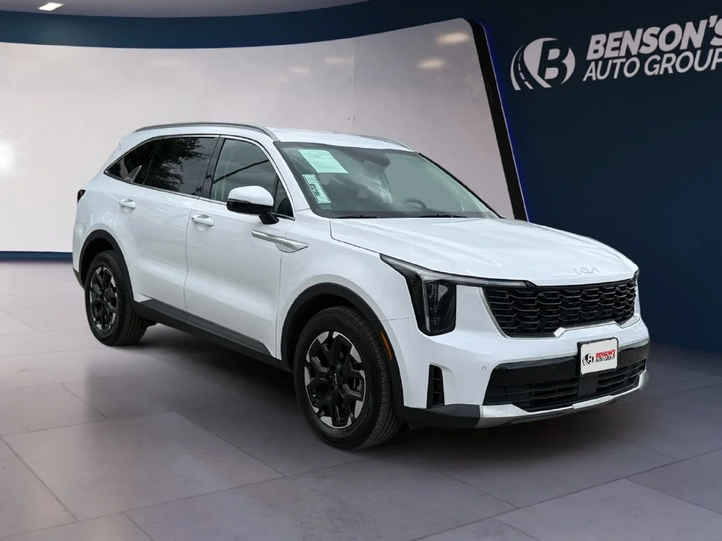 Used 2026 White Kia S image 7