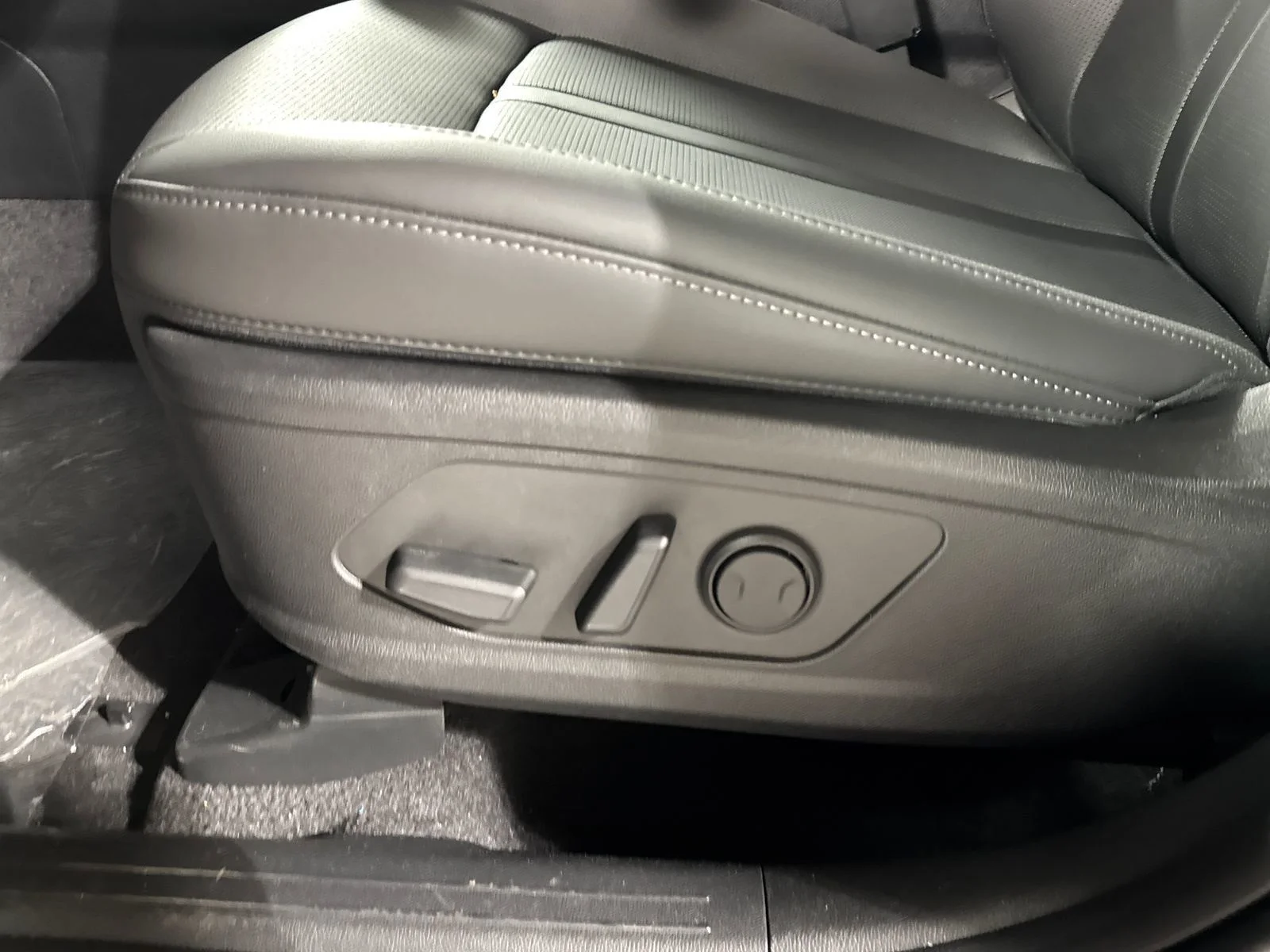 New 2026 Ebony Black Kia EX image 15