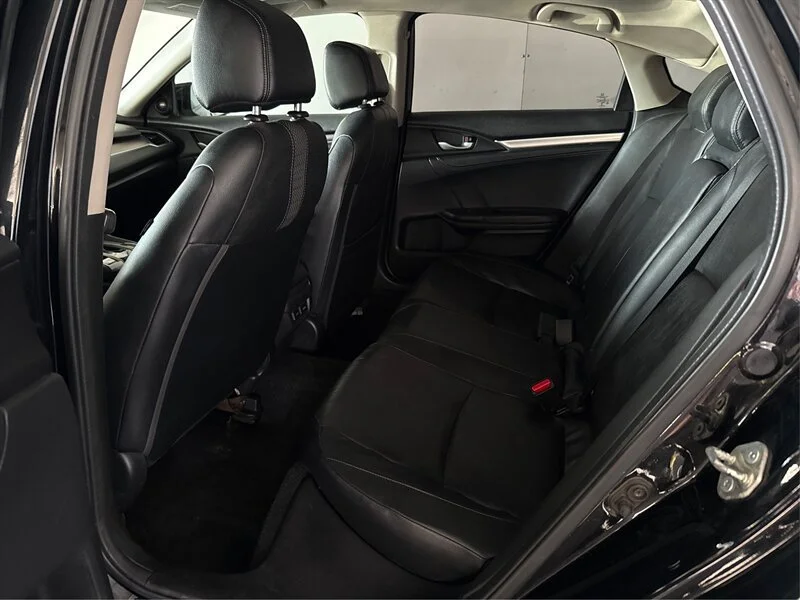 Used 2016 Black Honda Touring image 10