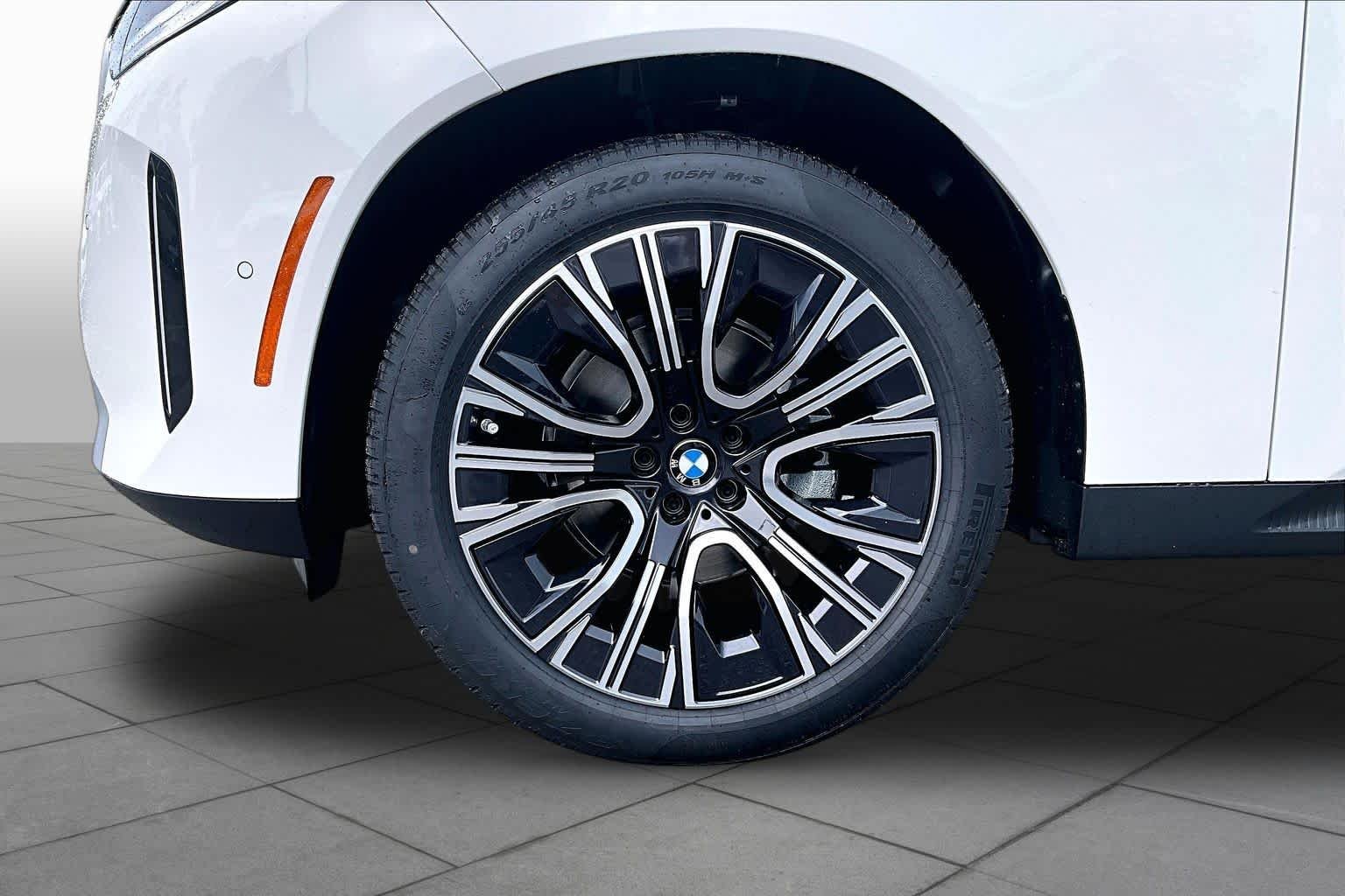 New 2026 Alpine White BMW 30 xDrive image 11