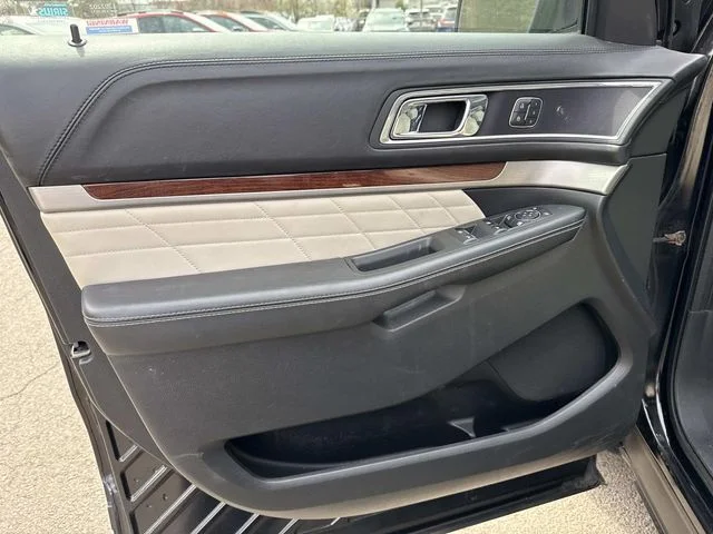 Used 2017 Black Ford Platinum image 26