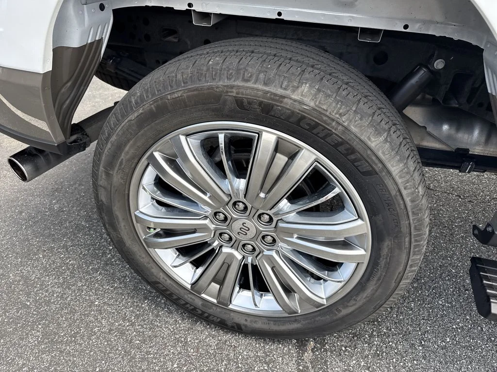 Used 2025 White Ford King Ranch image 18