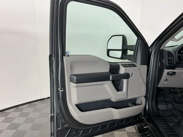 Used 2018 Magnetic Ford XL image 11