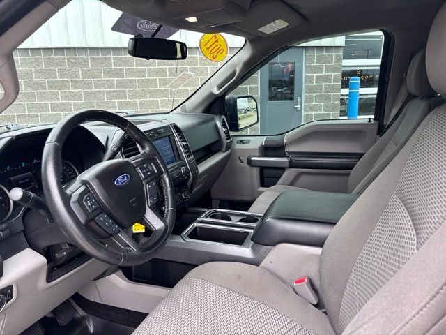 Used 2017 Champagne Ford XLT image 19