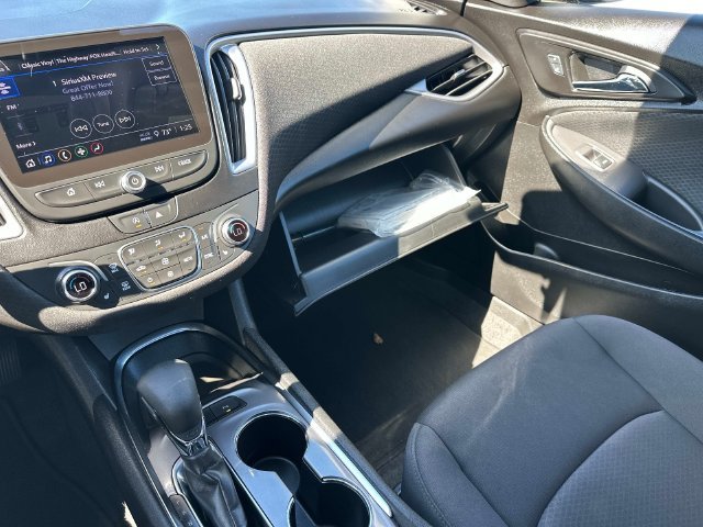 Used 2024 Gray Chevrolet LT image 39