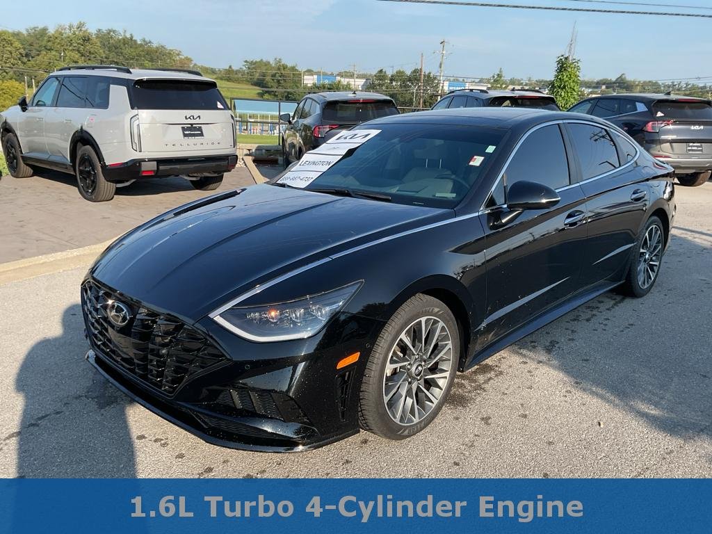Used 2023 Onyx Black Hyundai Limited image 4