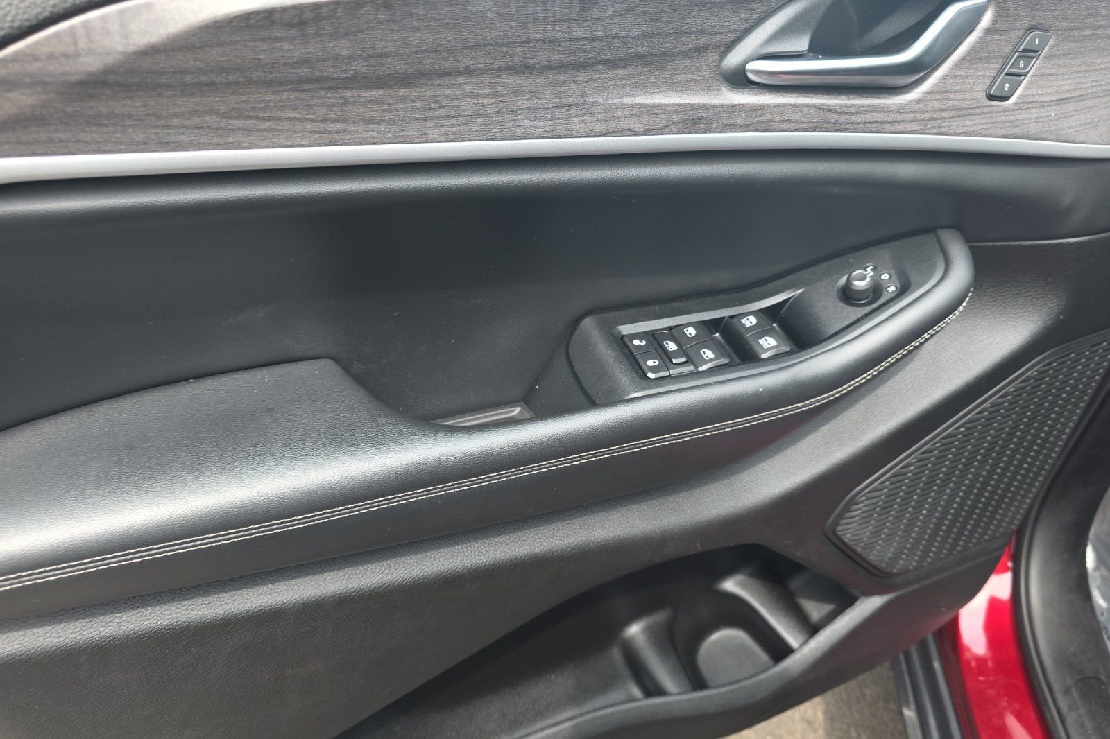 Used 2023 Red Jeep Limited image 11