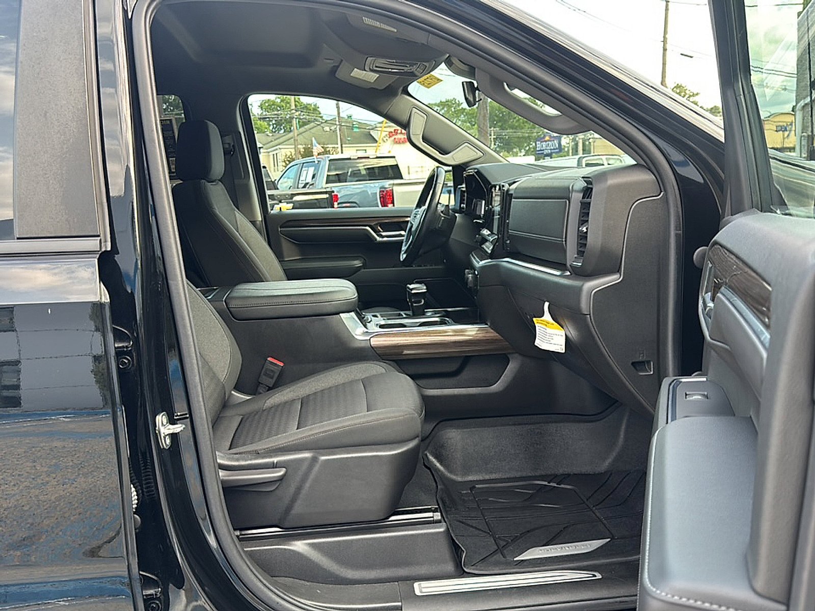 2023 Chevrolet Silverado 1500 RST - Photo 14