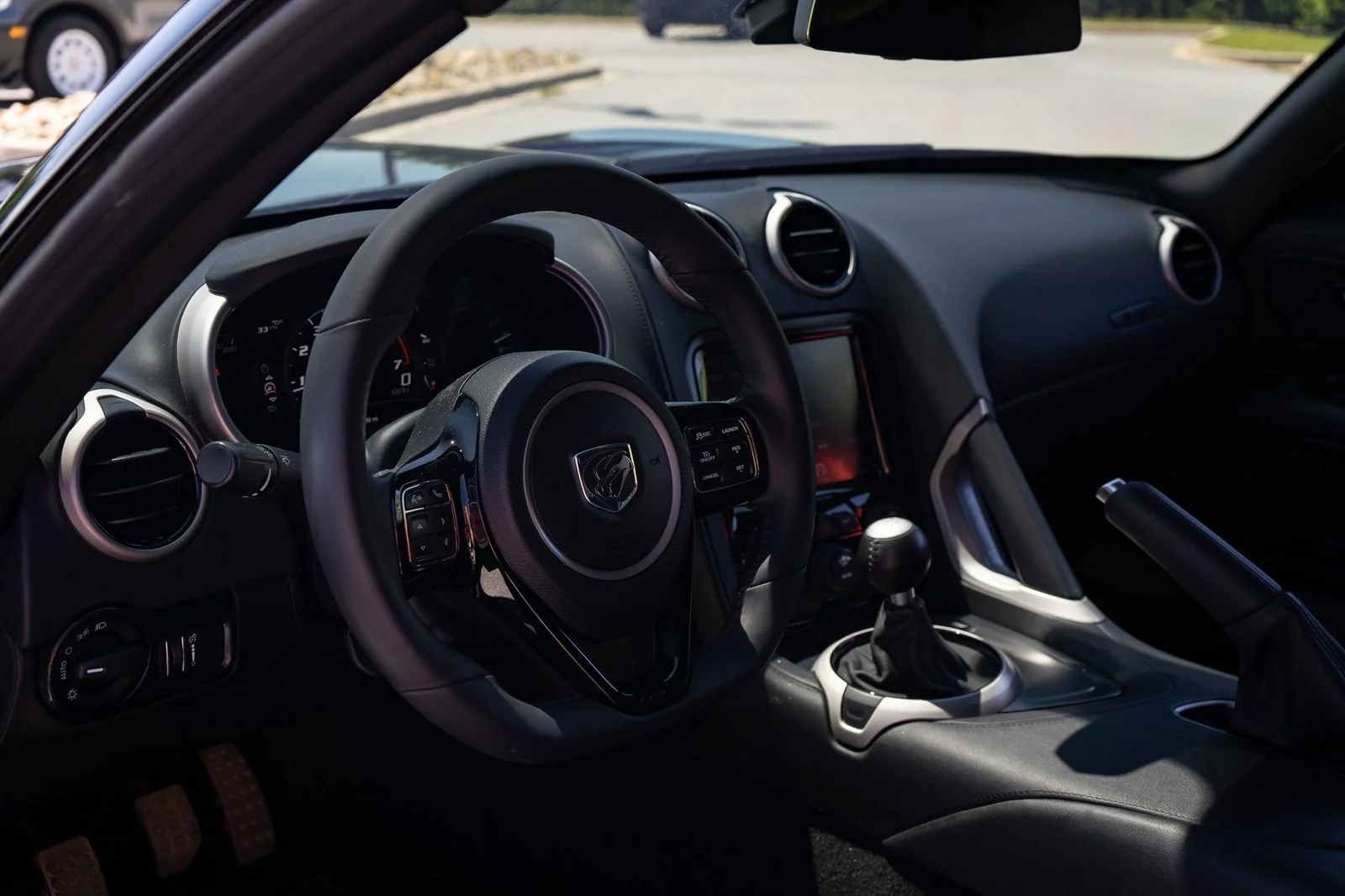 Used 2014 Black Dodge SRT image 31