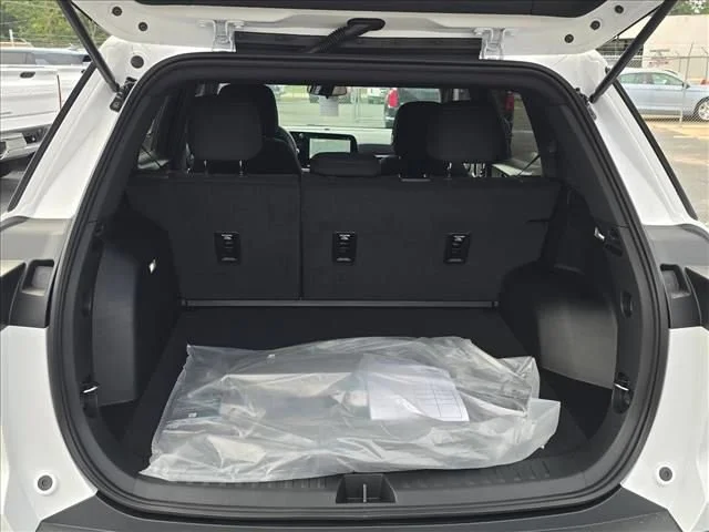 New 2026 Summit White Chevrolet LT image 28