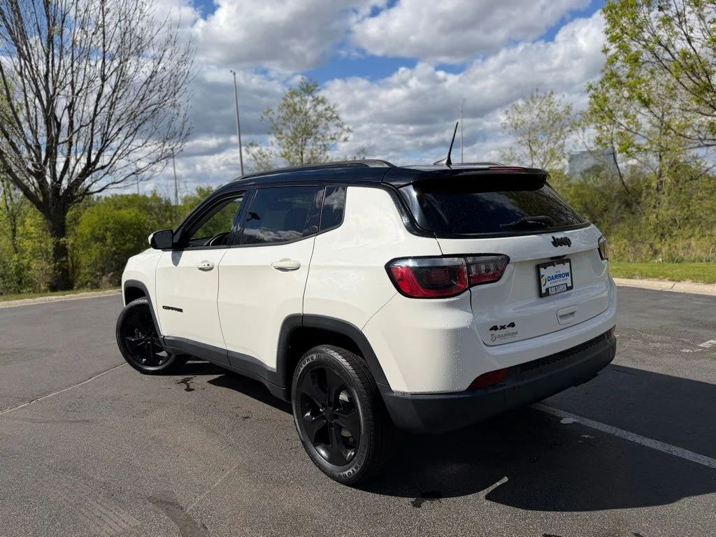 Used 2019 White Jeep Latitude image 3