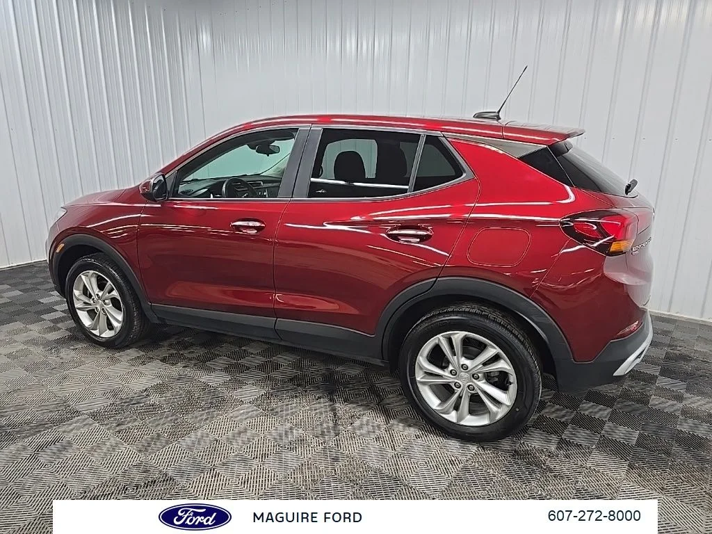 Used 2023 Red Buick Preferred image 5
