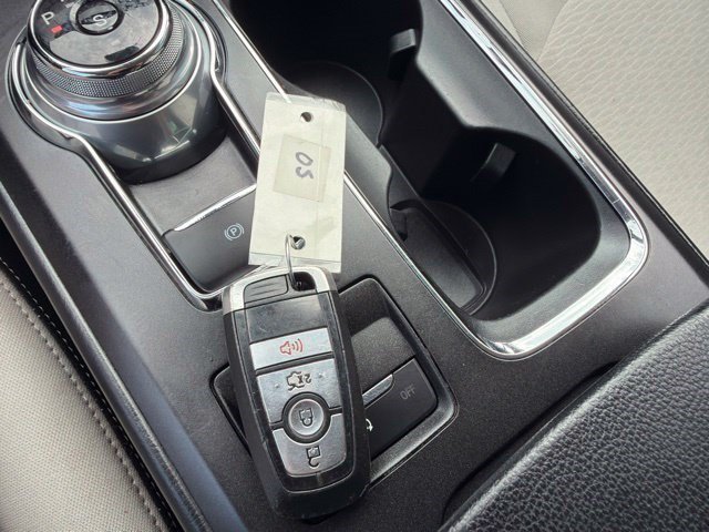 Used 2019 Oxford White Ford SE image 31