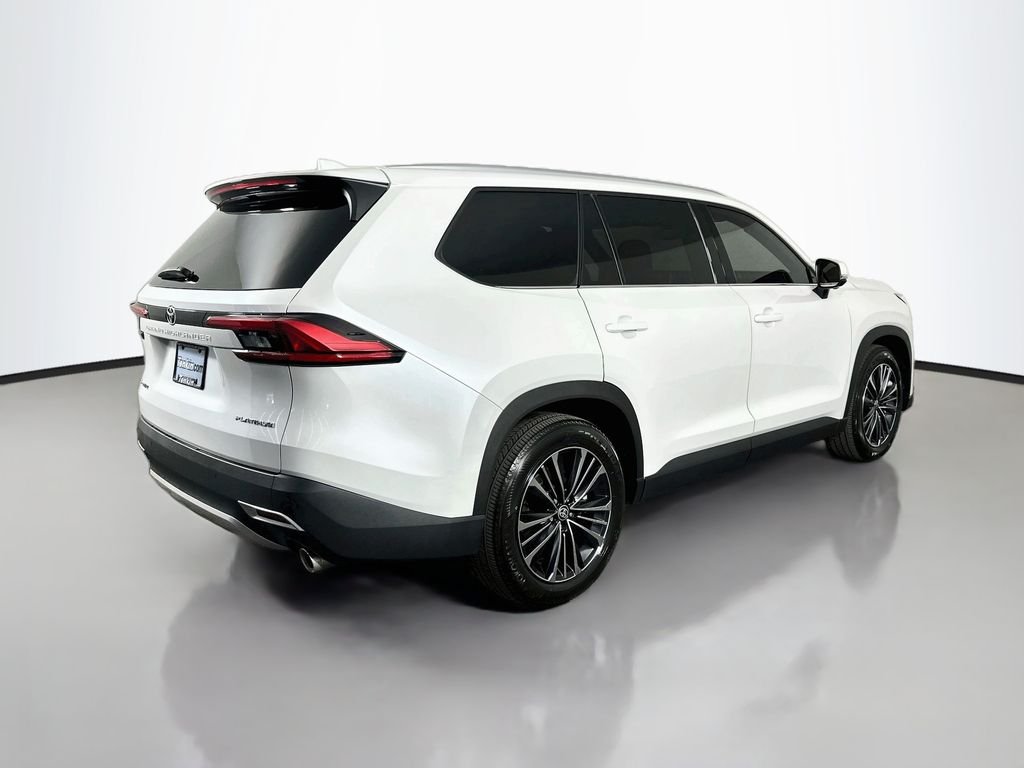 Used 2024 Pearl Toyota MAX Platinum image 8