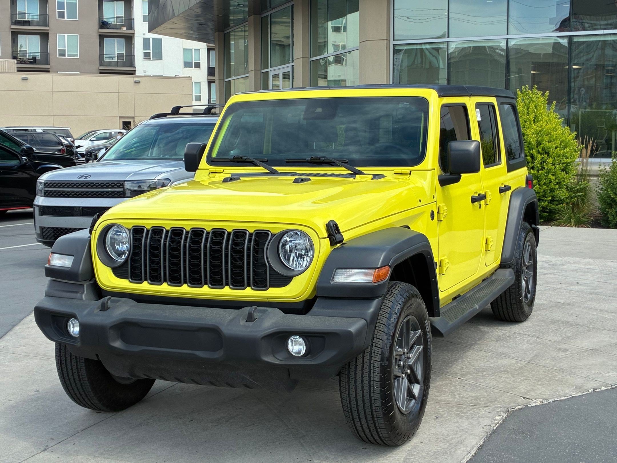 Ken Garff Cert 2024 High Velocity Clearcoat Jeep Sport S image 9