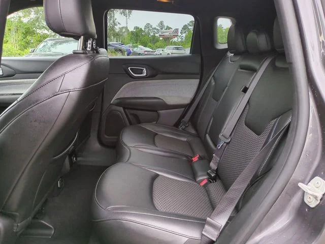 Used 2024 Gray Jeep Latitude image 14