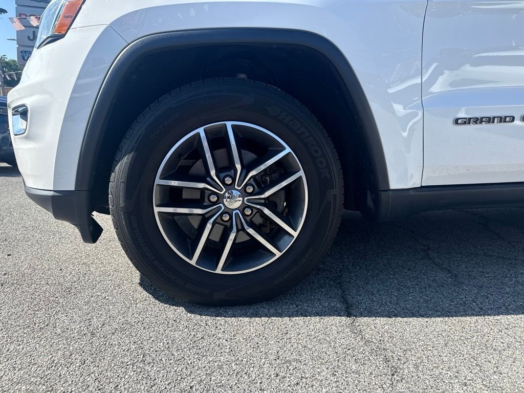 Used 2018 White Jeep Limited image 4