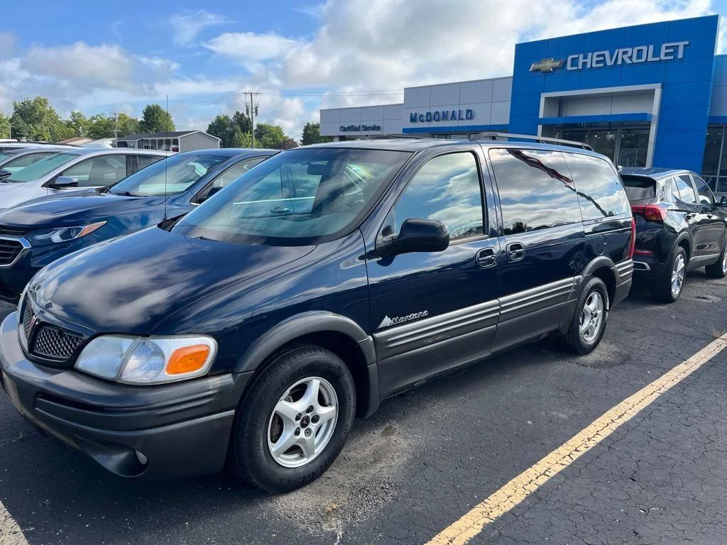 Used 2005 Blue Pontiac M16 image 1
