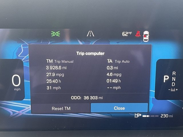Used 2024 Blue Volvo Core Dark Theme image 20