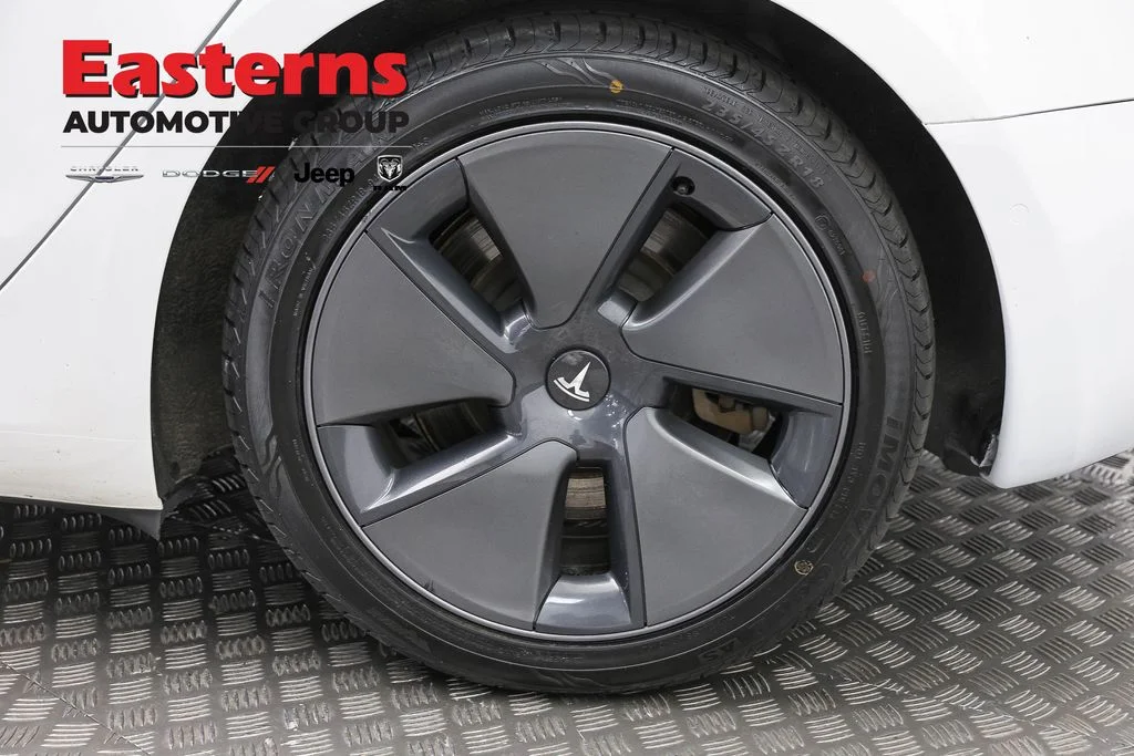 Used 2021 White Tesla Standard Range Plus image 26