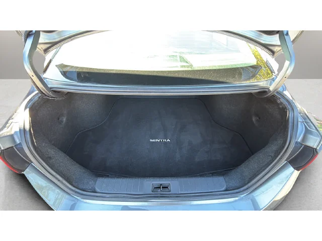 Used 2025 Gray Nissan SR image 31