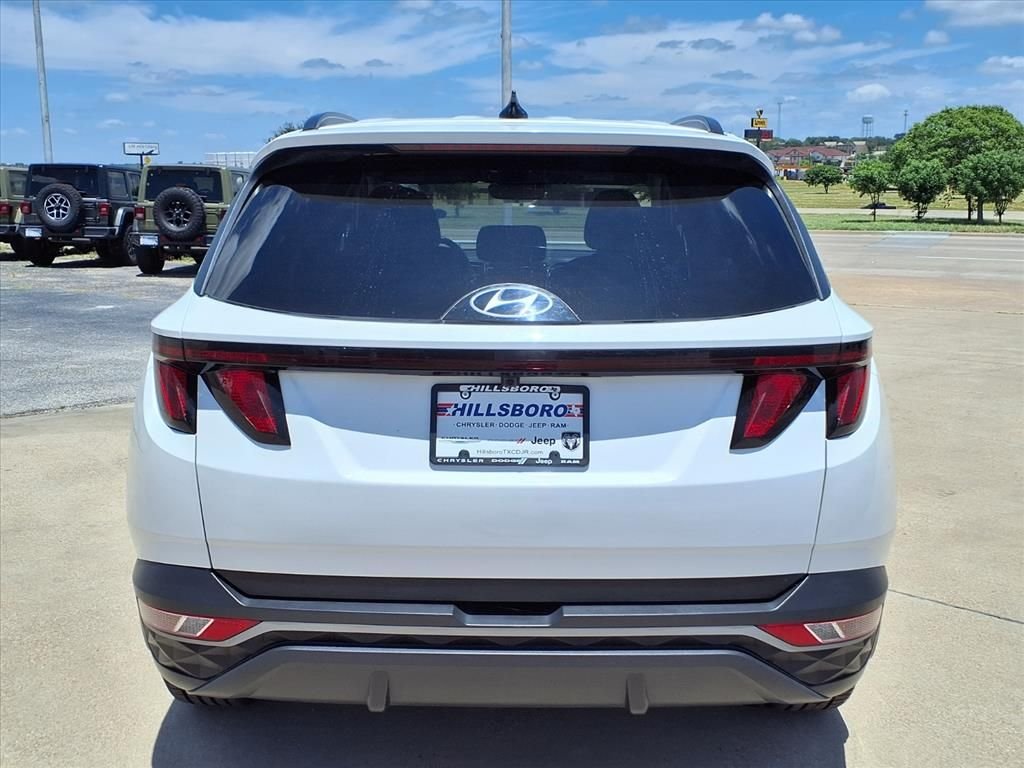 Used 2024 White Hyundai SEL image 6