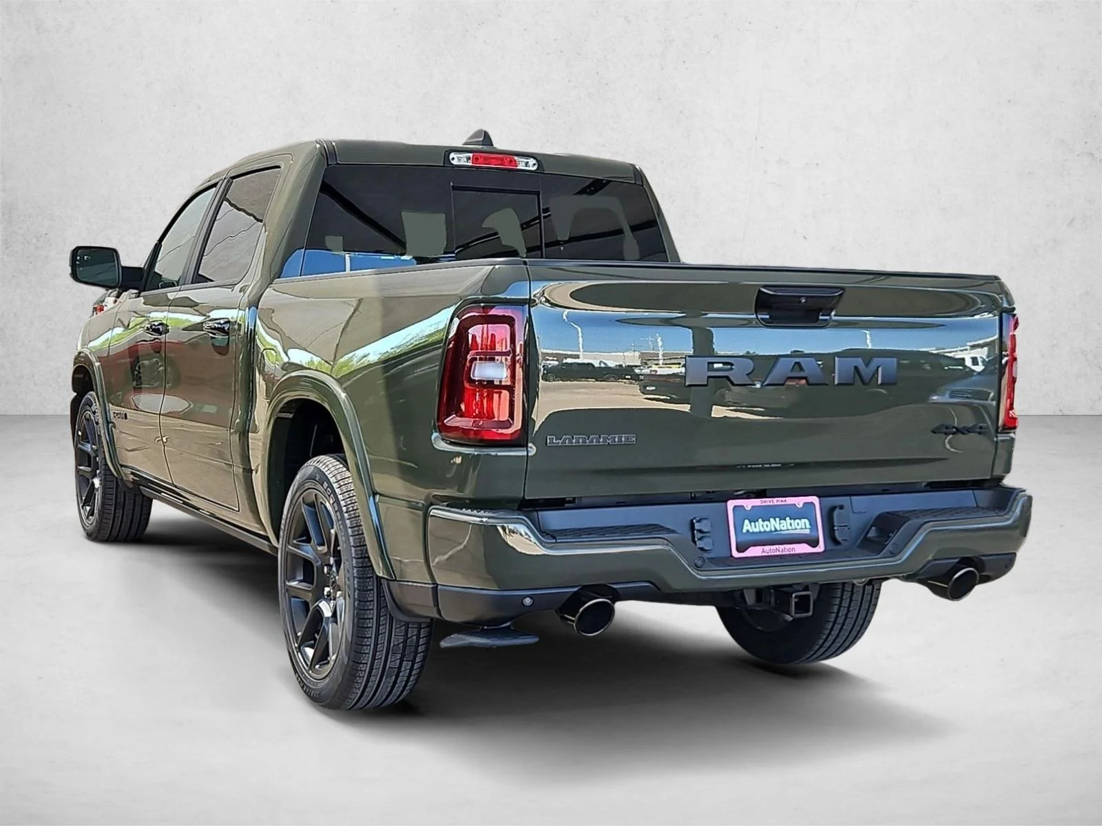New 2027 Tank Ram Laramie image 9