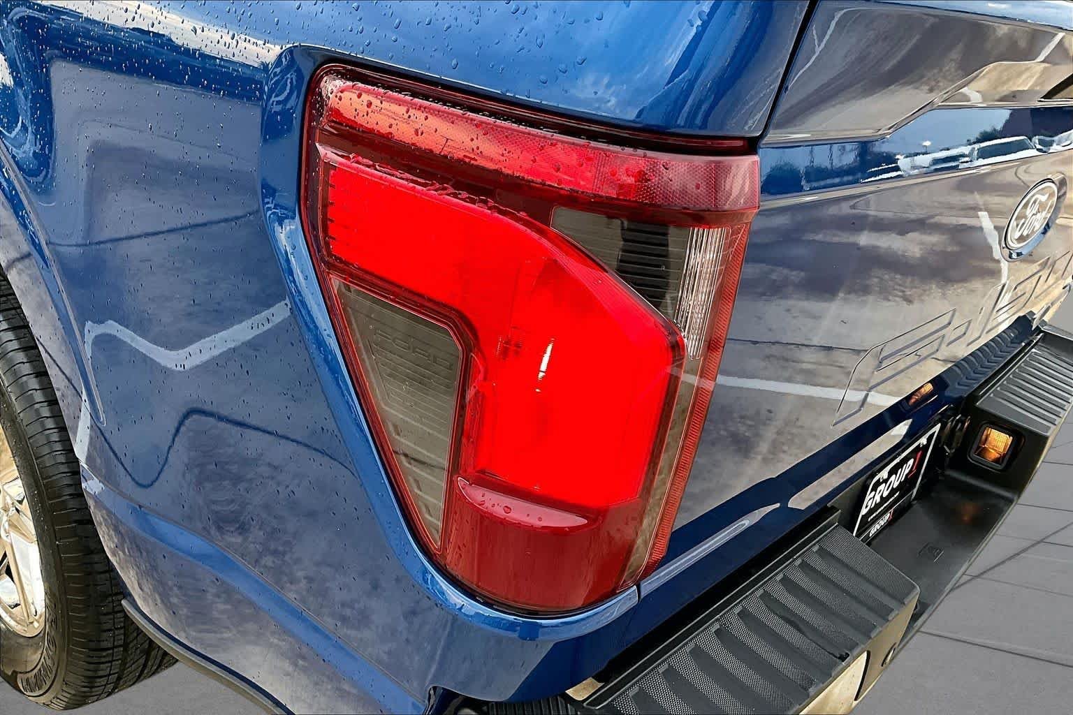 Used 2025 Atlas Blue Metallic Ford XLT image 29