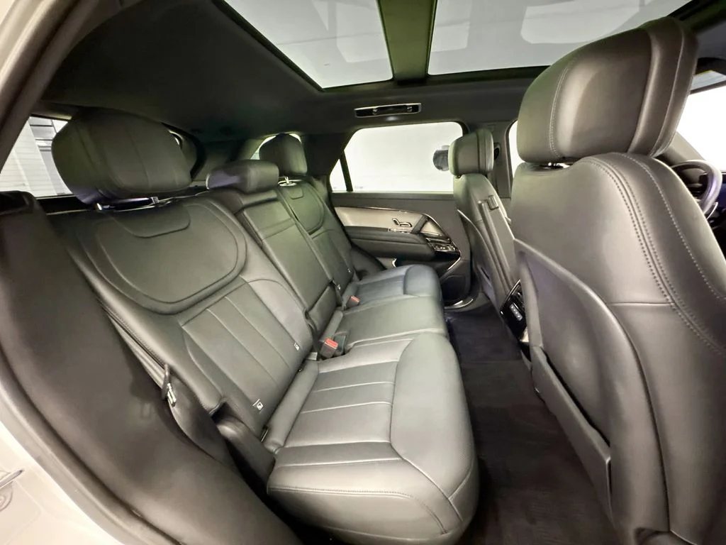 Certified Used 2023 White Land Rover SE Dynamic image 29
