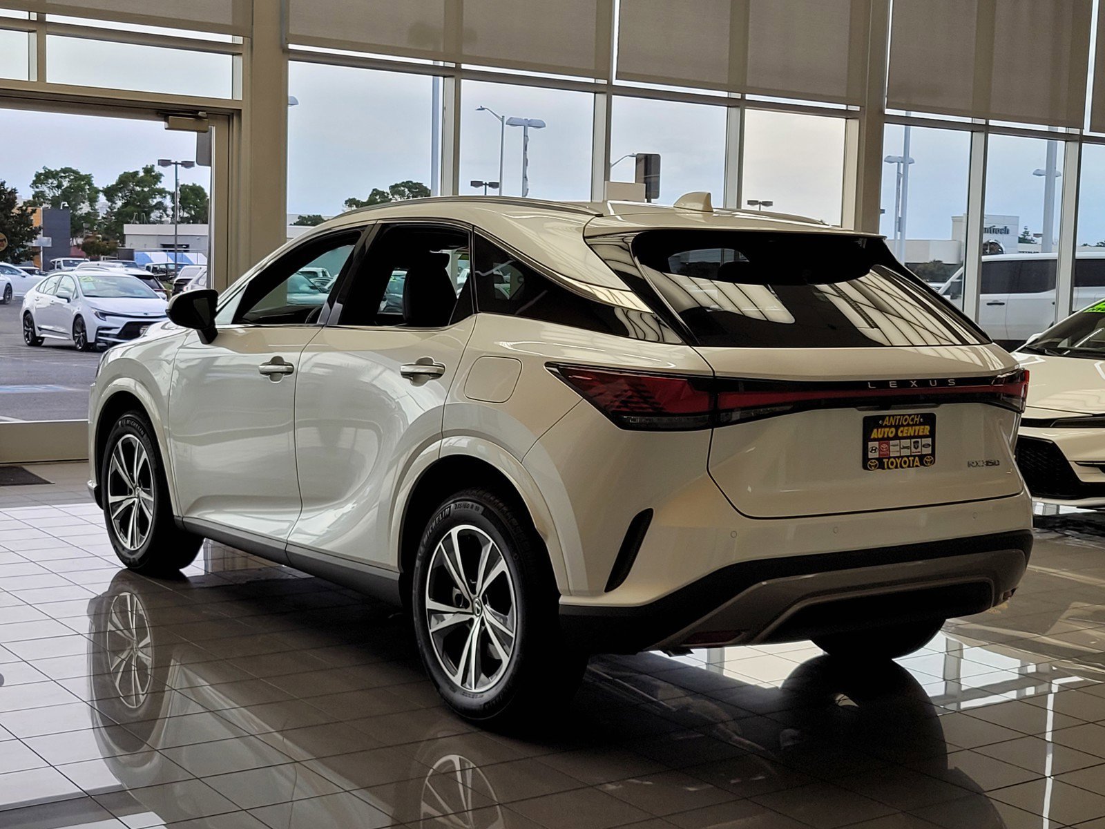 Used 2024 EMINENT WHITE PEARL Lexus  image 6