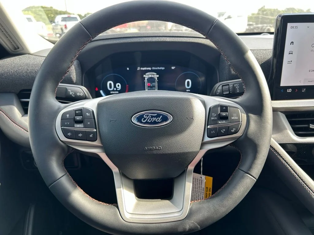 New 2026 Star White Metallic Tri-Coat Ford Active image 17