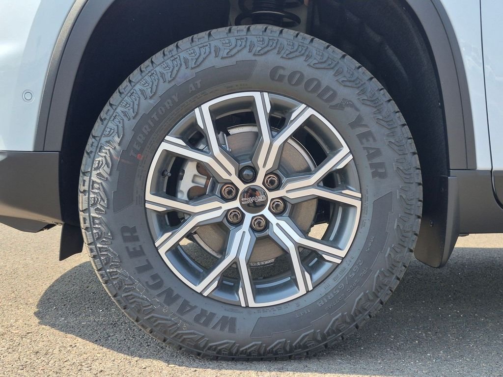 New 2026 Glacier White Tricoat GMC AWD AT4 image 27