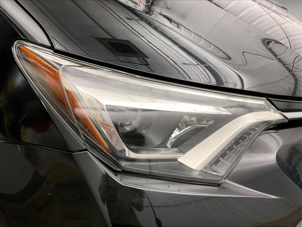 Used 2016 Black Toyota Limited image 34