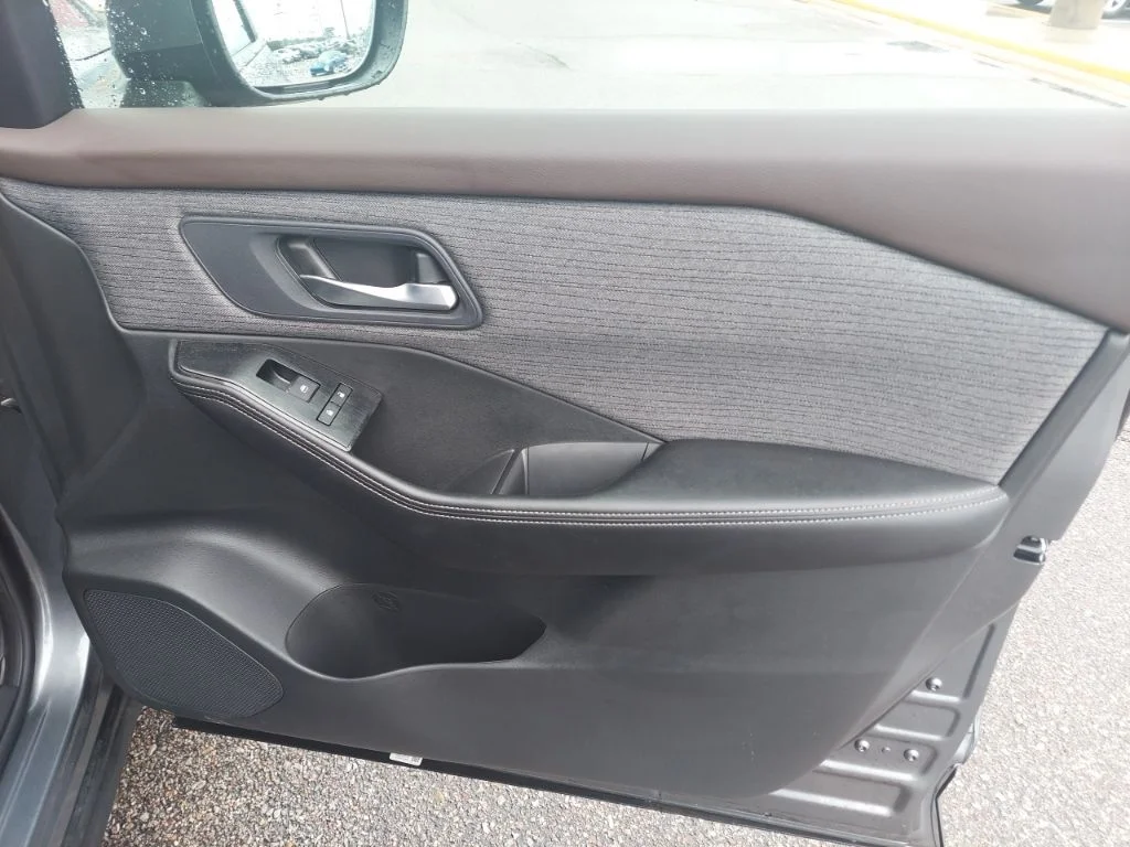 Used 2023 Gray Nissan SV image 32