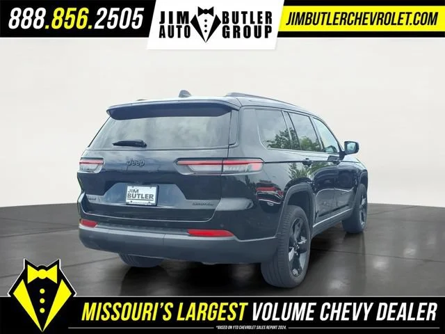 Used 2025  Jeep Limited image 27