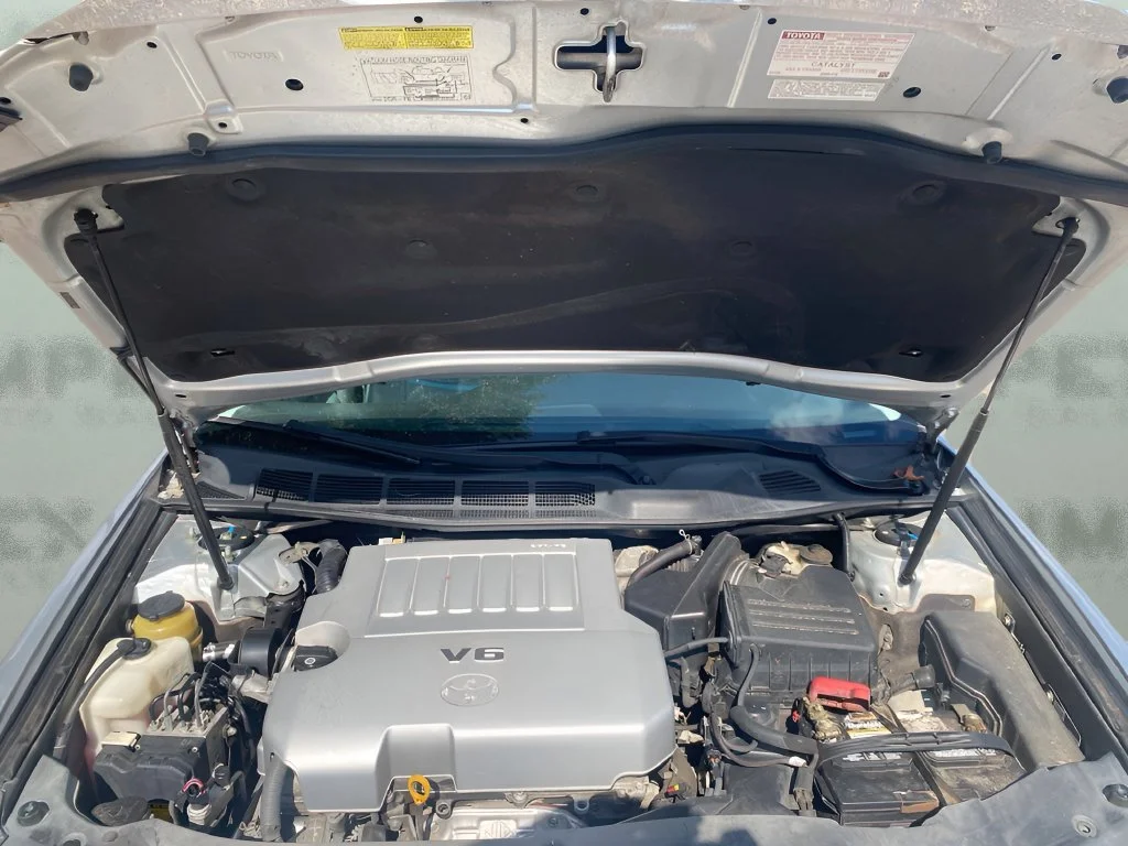 Used 2007 Silver Toyota XL image 29