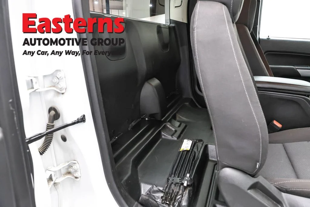 Used 2022 White Chevrolet LT image 23