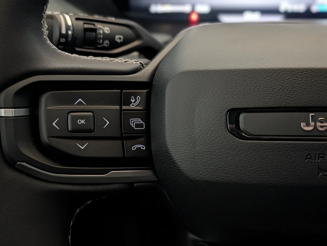 New 2026 White Jeep Limited - - 4x4 - Hybrid - Panoramic Sunroof - Leather Seats - Heated Seats & More! image 17